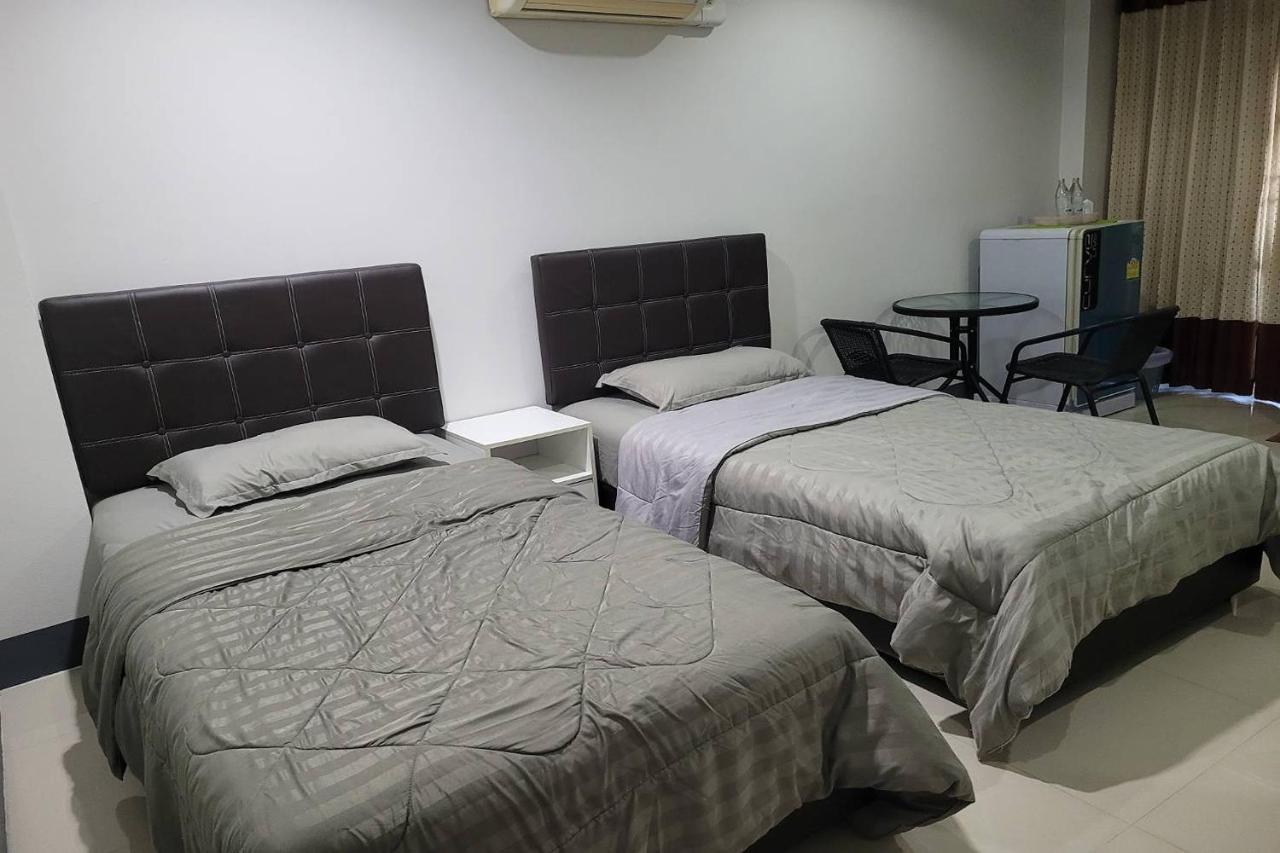แก้วจันทรา แมนชั่น Hotel เชียงใหม่ ภายนอก รูปภาพ