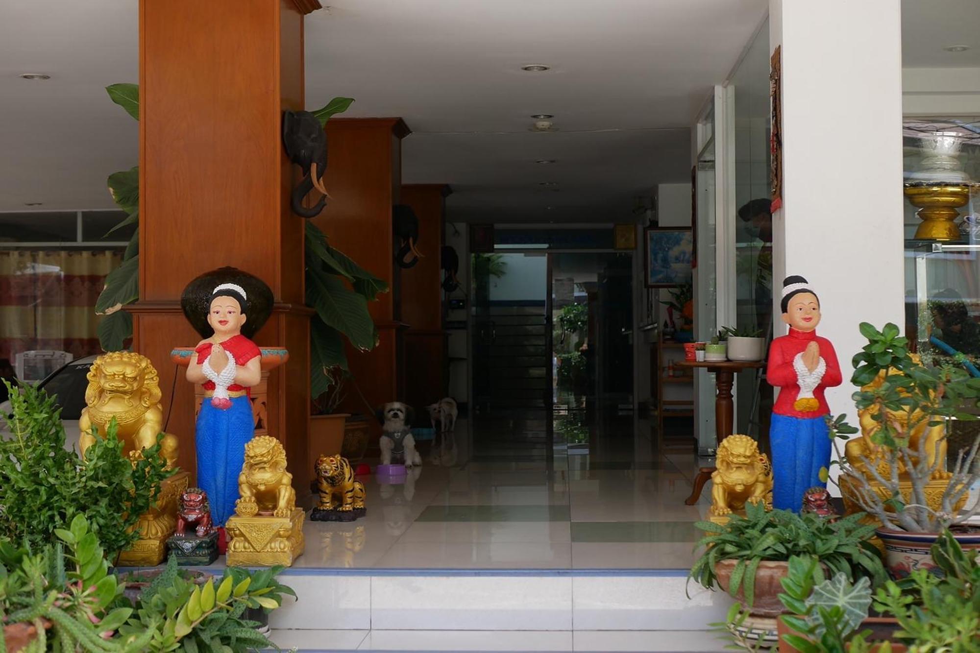 แก้วจันทรา แมนชั่น Hotel เชียงใหม่ ภายนอก รูปภาพ
