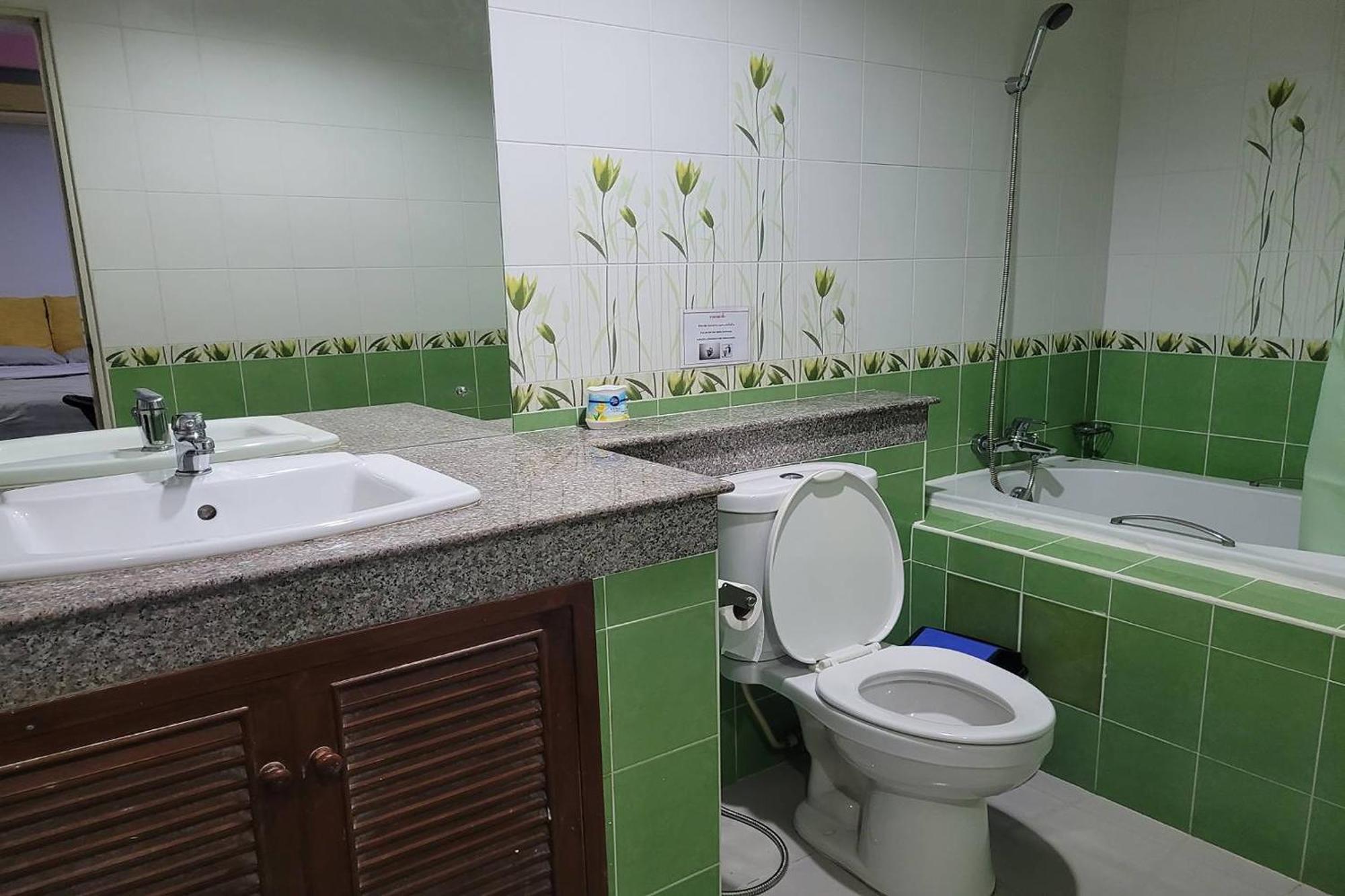 แก้วจันทรา แมนชั่น Hotel เชียงใหม่ ภายนอก รูปภาพ
